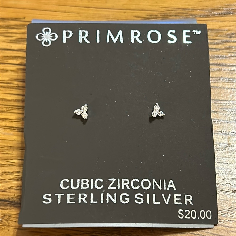 BNWT primrose earrings